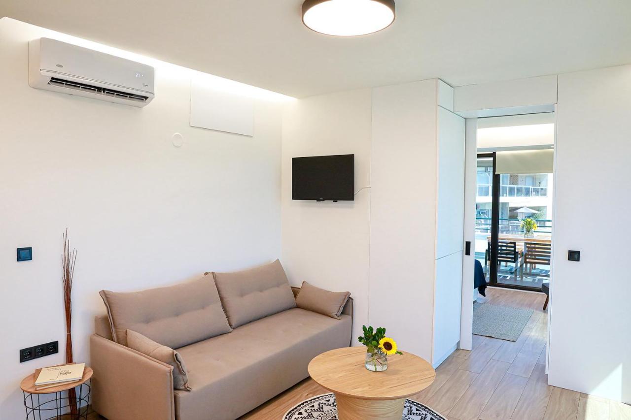 The First Key Luxury & Small Apartment In The Center Of Xanthi Exterior photo